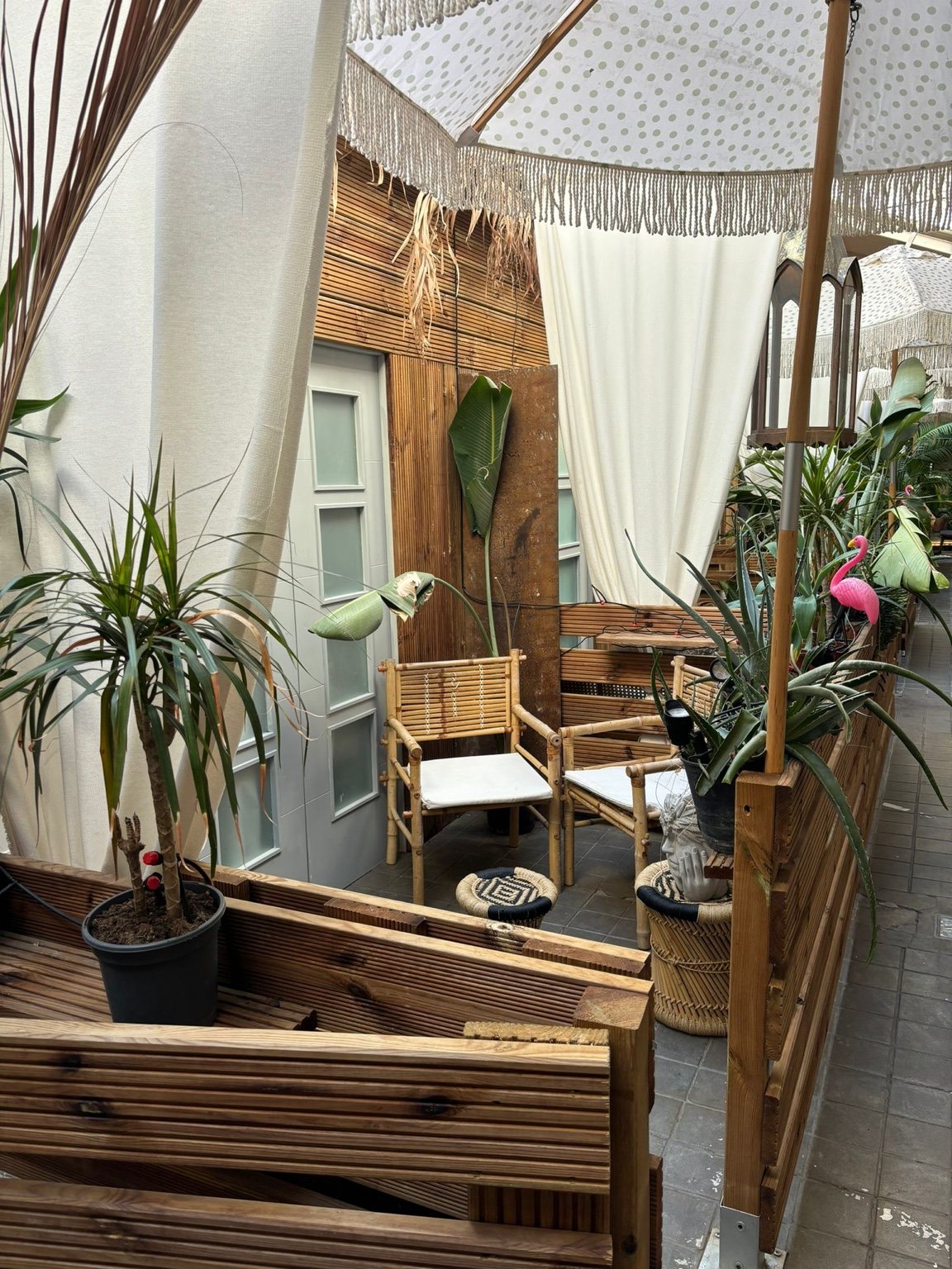 Life Tropical Garden · Detalle