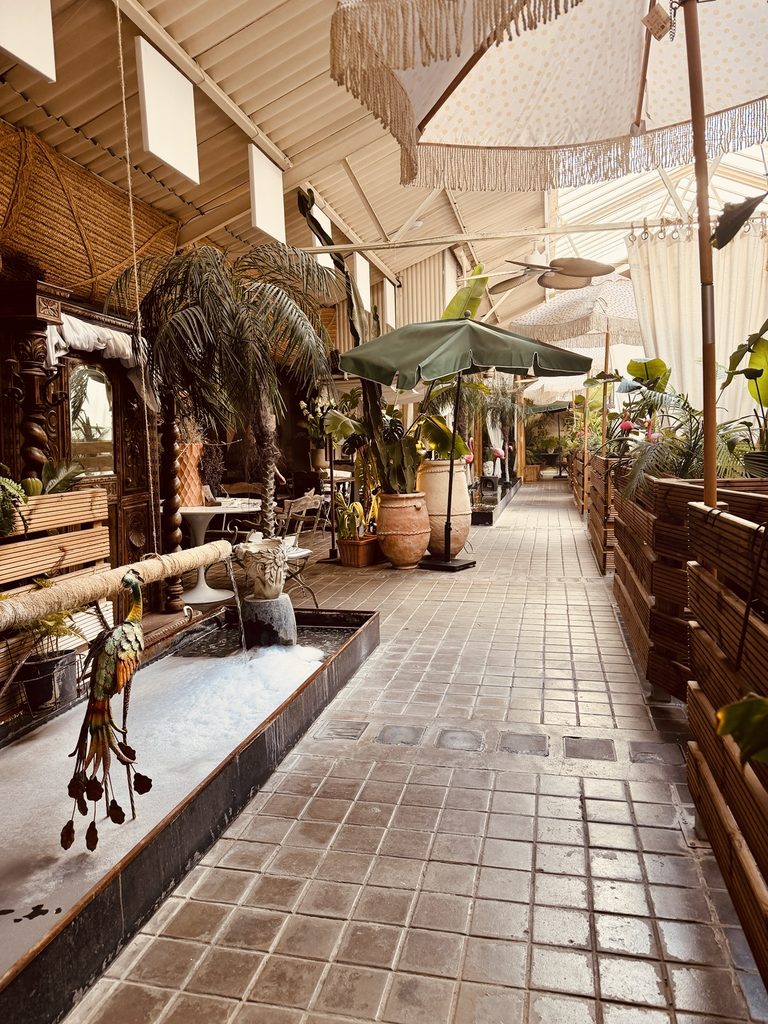 Life Tropical Garden · Pasarela