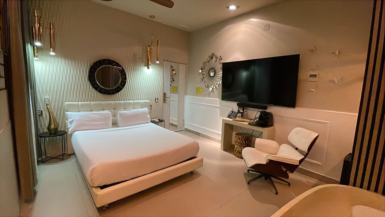 Junior Suite · Balinese Ritual — Suite