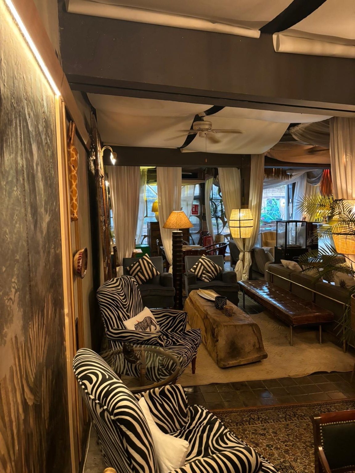 Life Lobby · Lounge