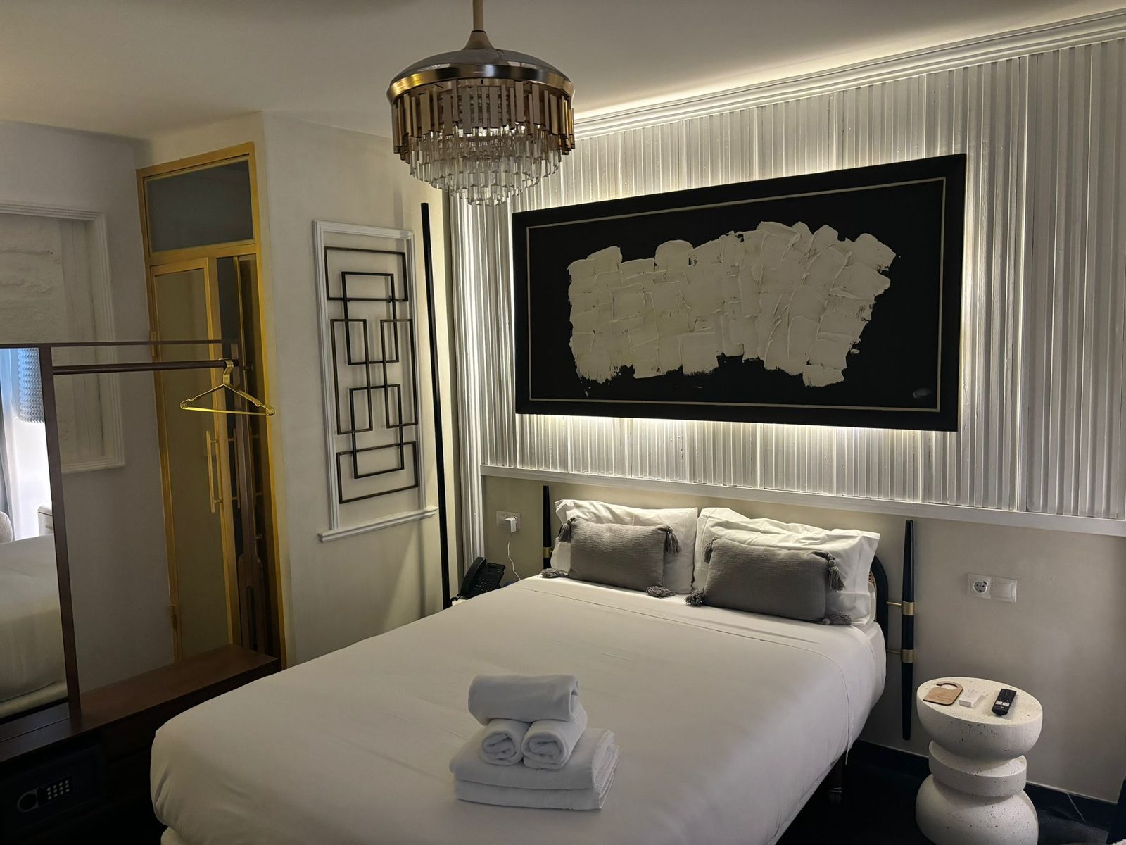 Urban Room Petit — refugio urbano con diseño