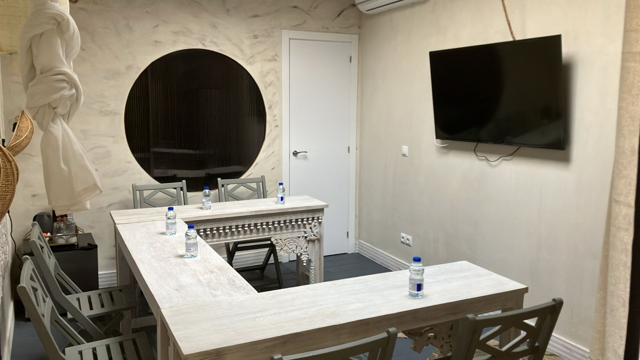 Private Strategy Rooms · Sala